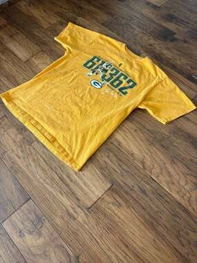 🔥 GREAT DEAL Brett Favre 61,362 Yards Green Bay Packers Tee Yellow XL Reebok 🏈